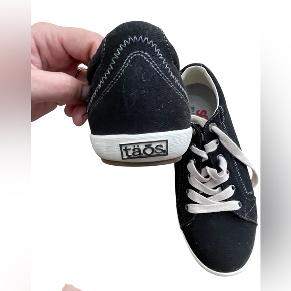 Taos women’s black‎ flat contrast stitch star lace up sneakers size 9.5 comfort - Picture 8 of 8